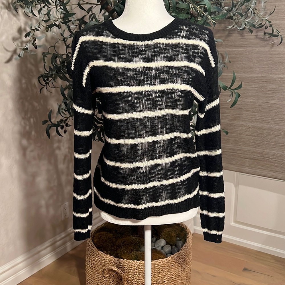 Forever 21 black sweater with white stripes